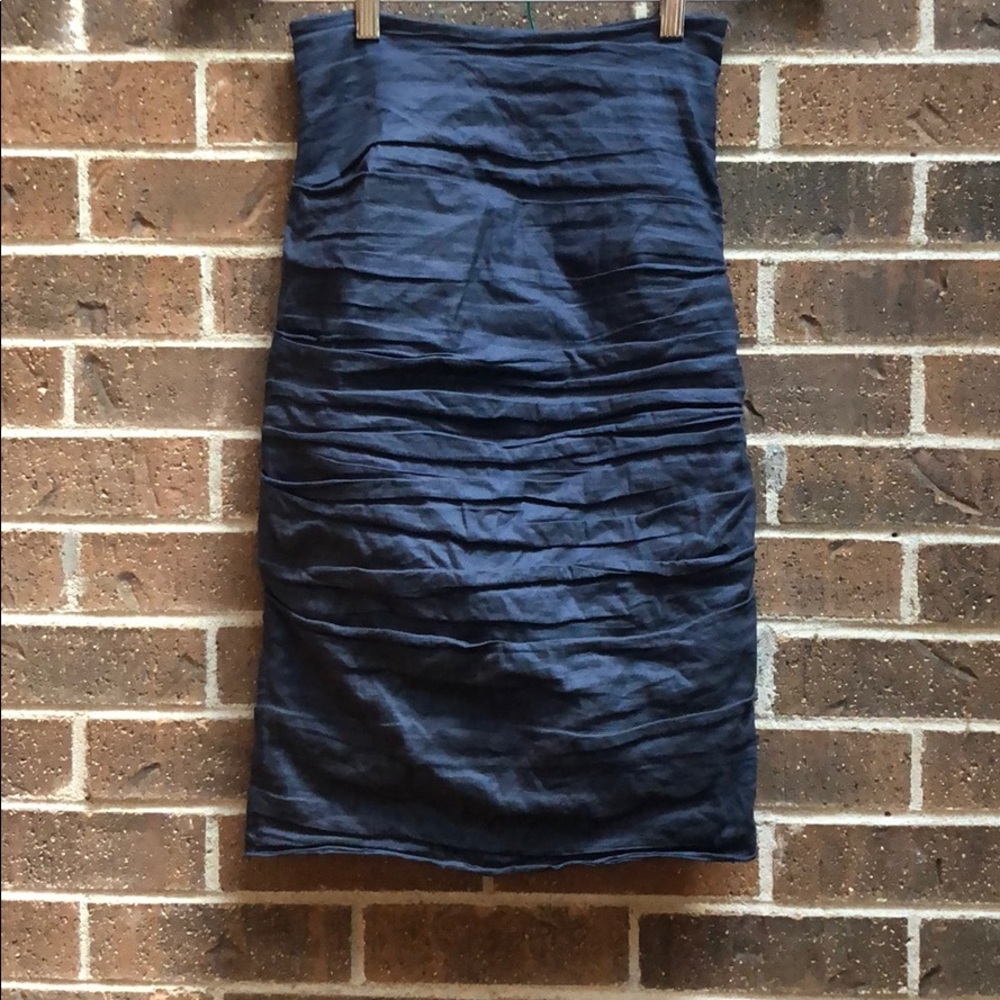 Navy pencil skirt by Nicole Miller